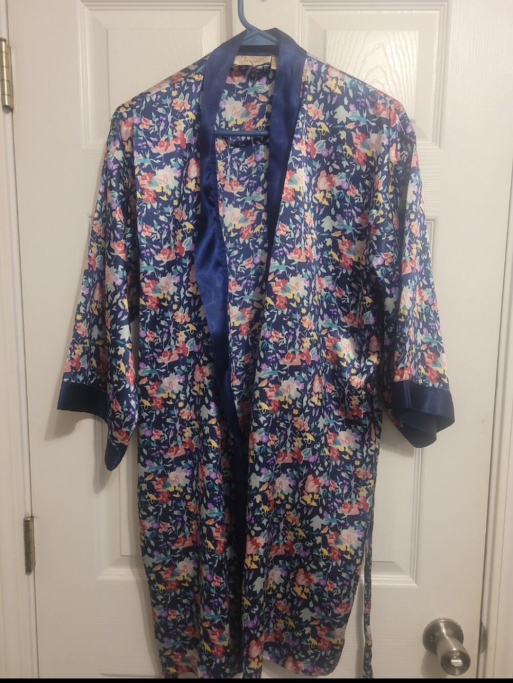 vintage Victoria's Secret Gold Label navy blue floral satin kimono robe